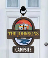 Campingplatz, Reiseanhänger – personalisiertes 2-lagiges Holzschild, Geschenk für Campingliebhaber